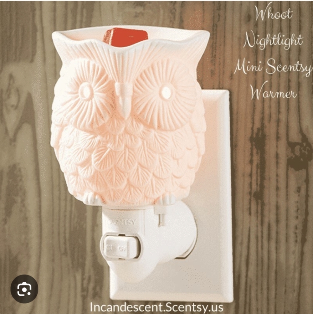 Scentsy Whoot Nightlight Mini Warmer - Cream and Red